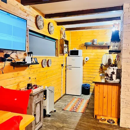 Lodge Green Cabin