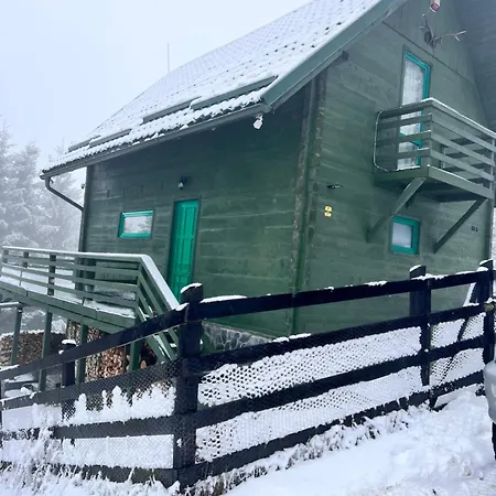 Lodge Green Cabin